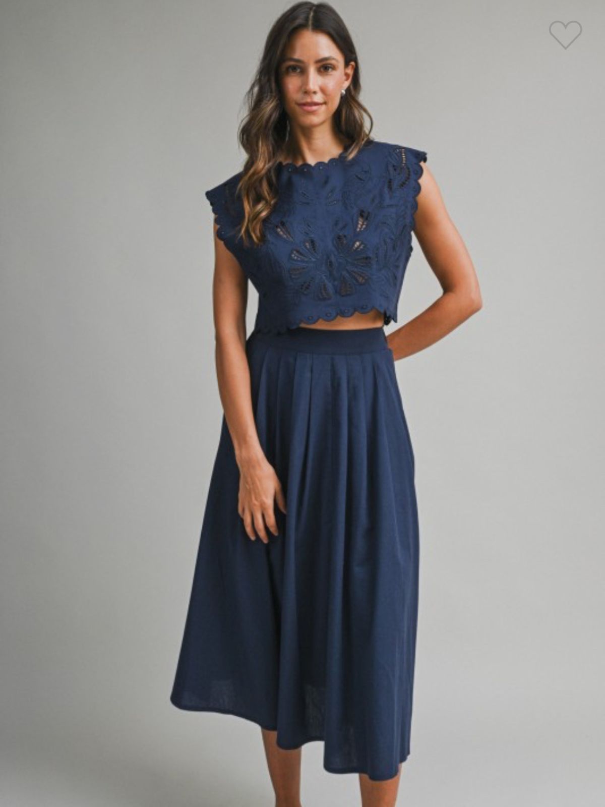 Set Midi Azul Elegante con Falda y Blusa Bordada