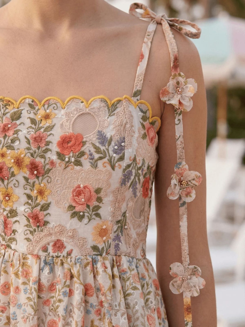 Vestido Mini Floral Romántico