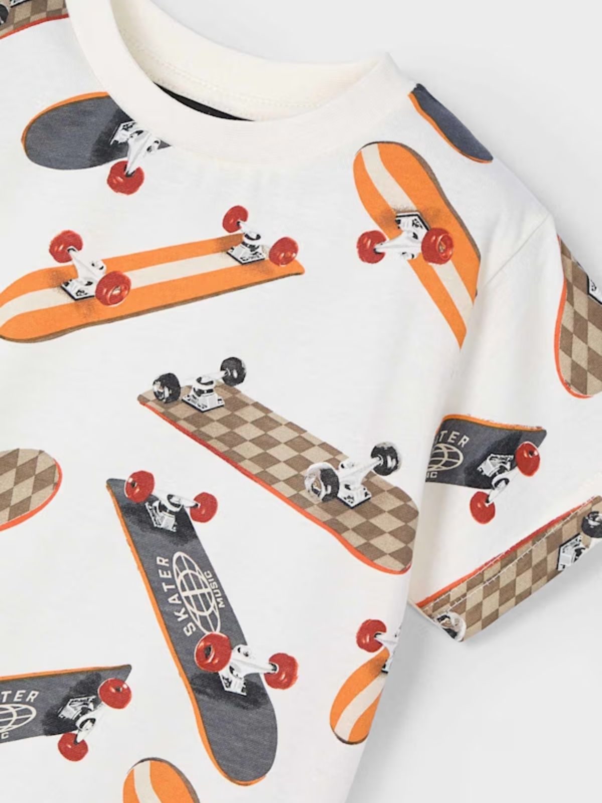 Camiseta estampado monopatín niño