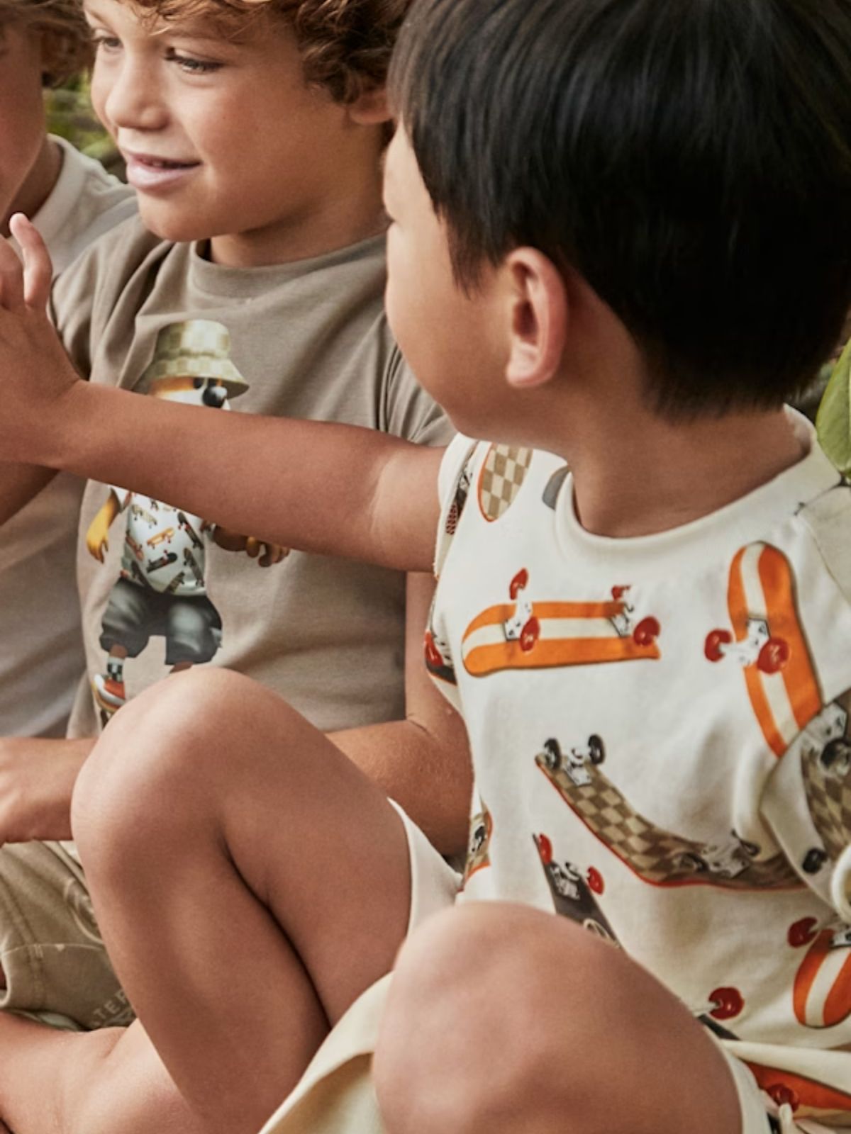 Camiseta estampado monopatín niño