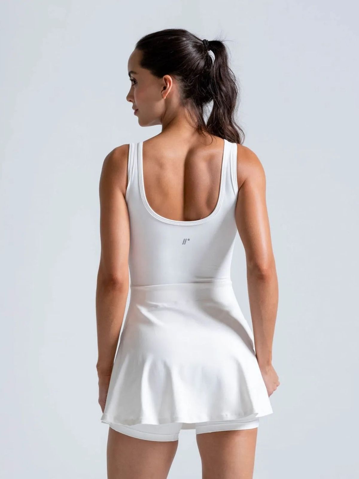 Vestido deportivo blanco